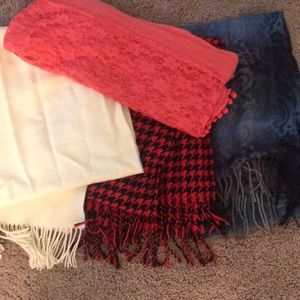 Set of 4 scarves